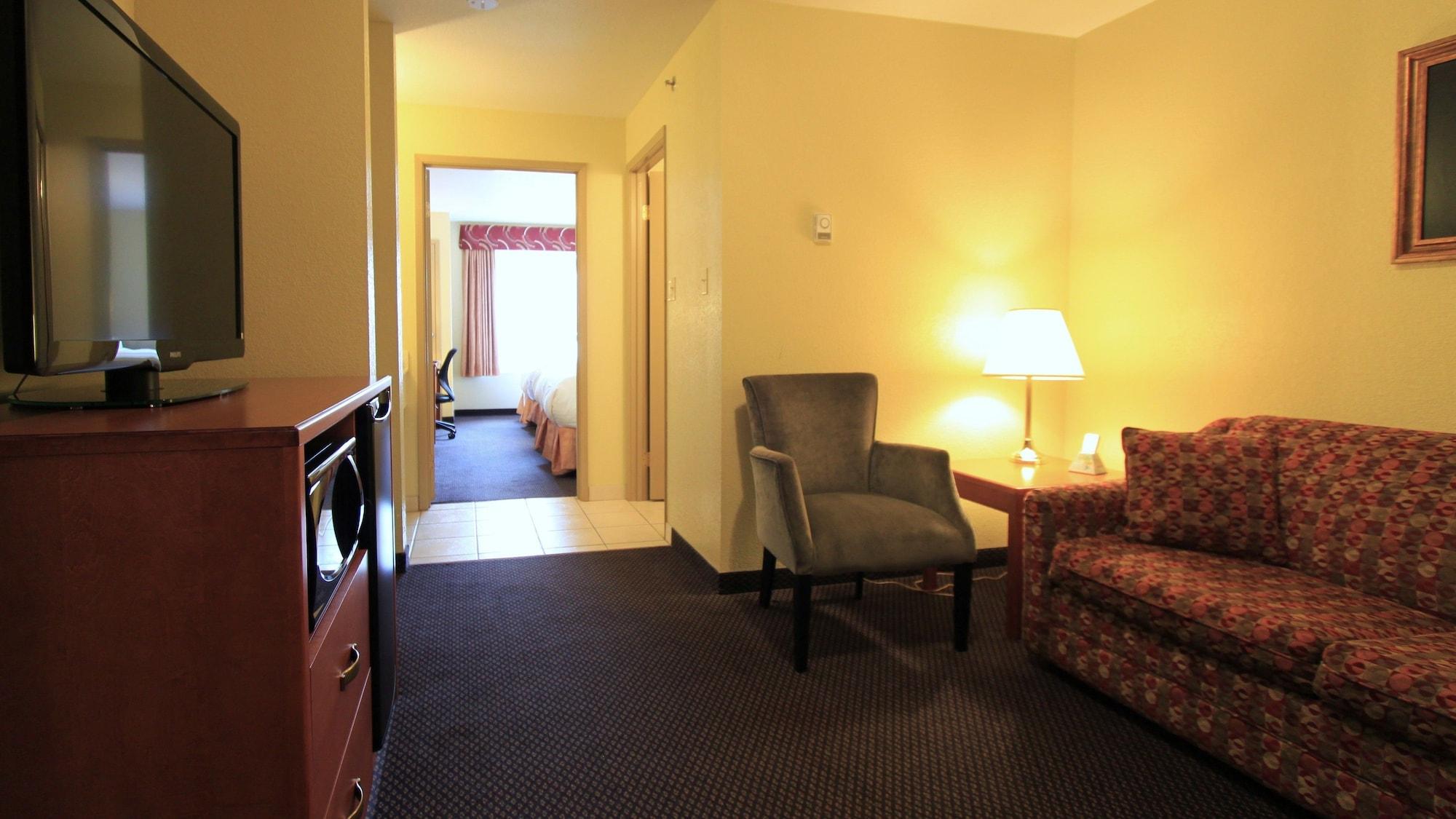 Days Inn & Suites By Wyndham Thompson Εξωτερικό φωτογραφία