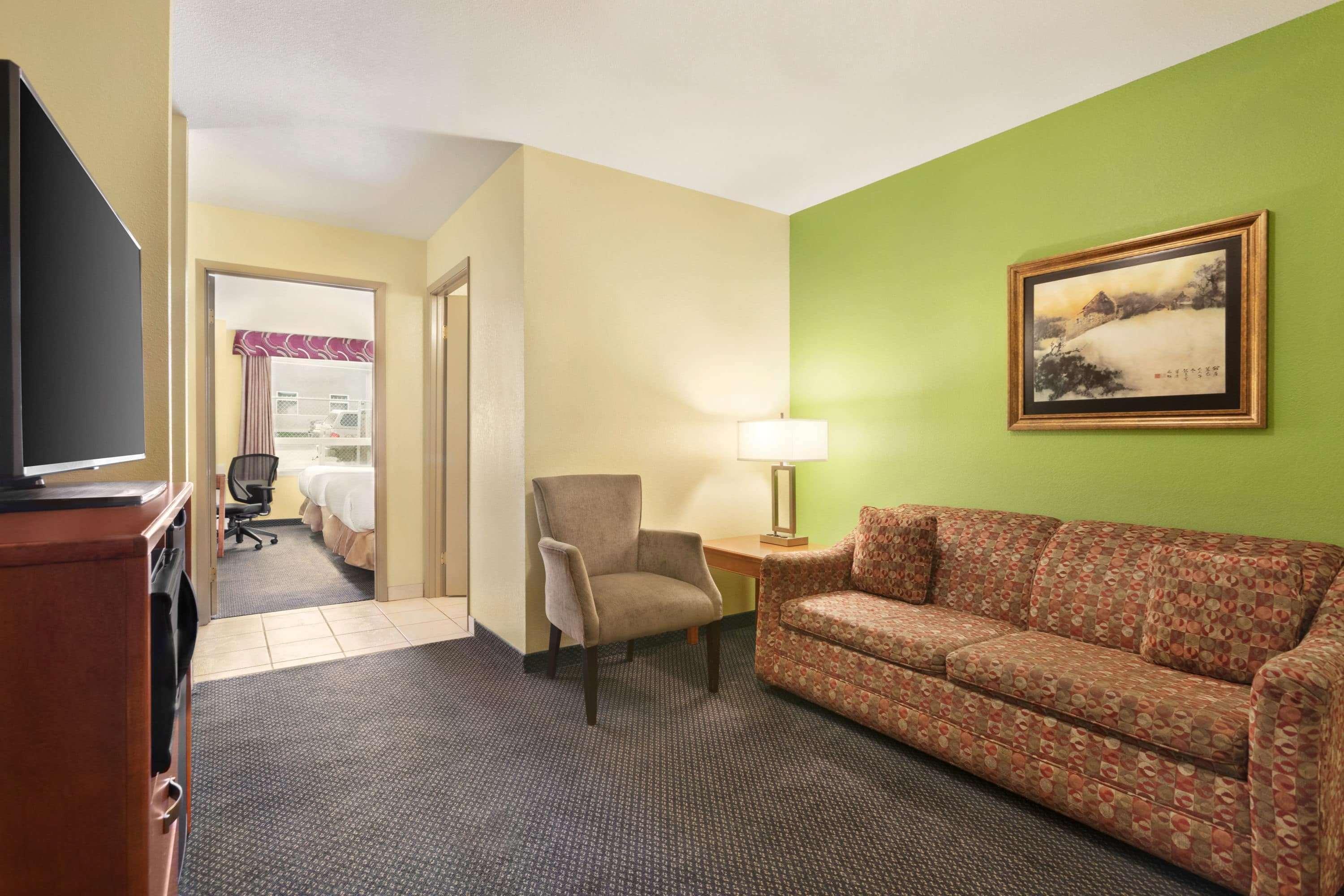 Days Inn & Suites By Wyndham Thompson Εξωτερικό φωτογραφία