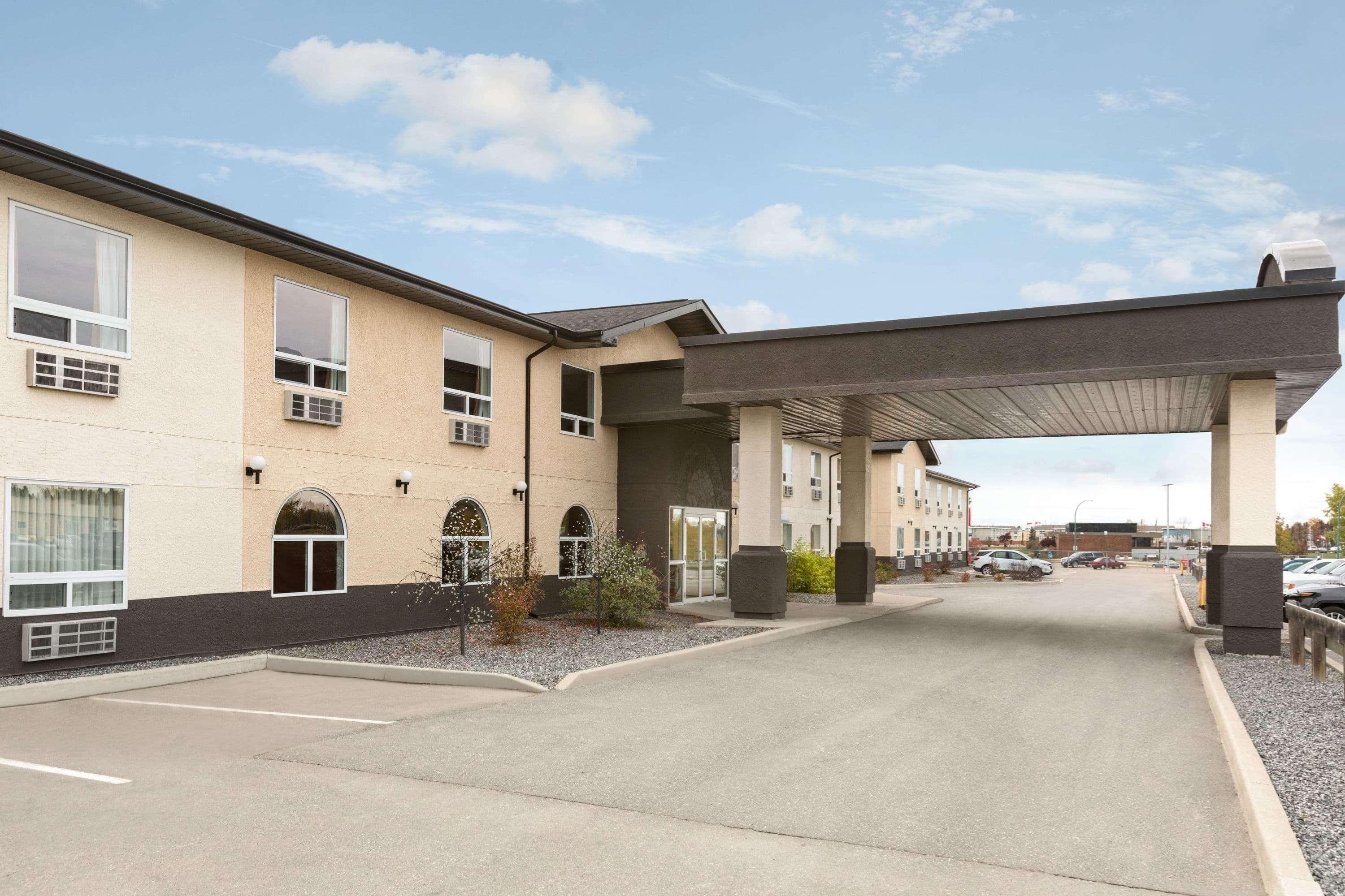 Days Inn & Suites By Wyndham Thompson Εξωτερικό φωτογραφία