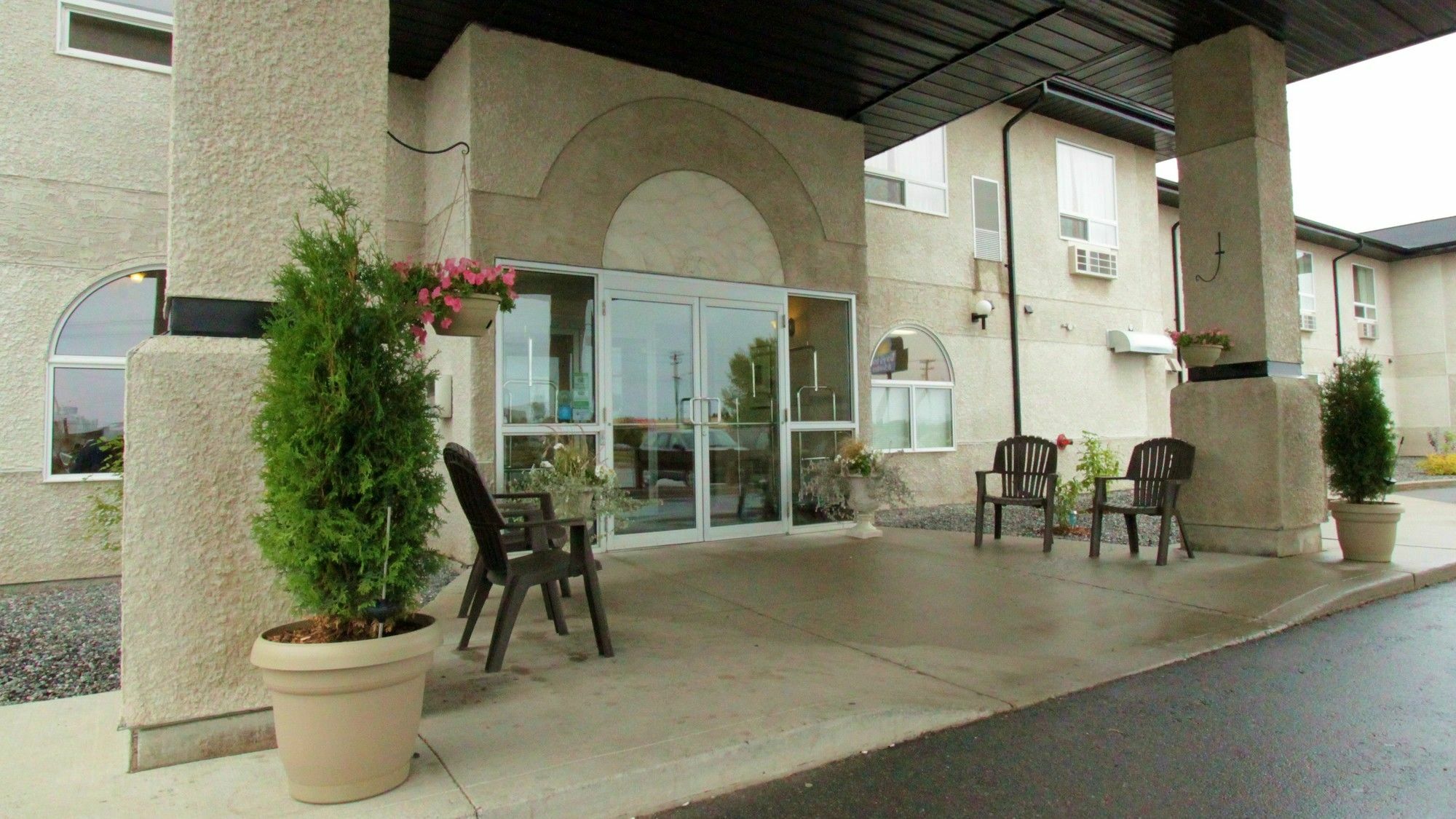 Days Inn & Suites By Wyndham Thompson Εξωτερικό φωτογραφία
