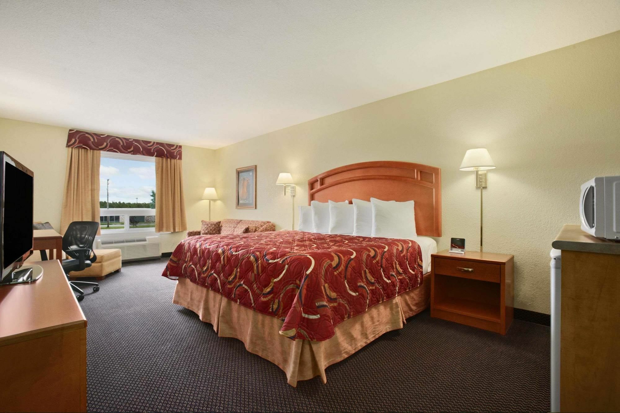 Days Inn & Suites By Wyndham Thompson Εξωτερικό φωτογραφία