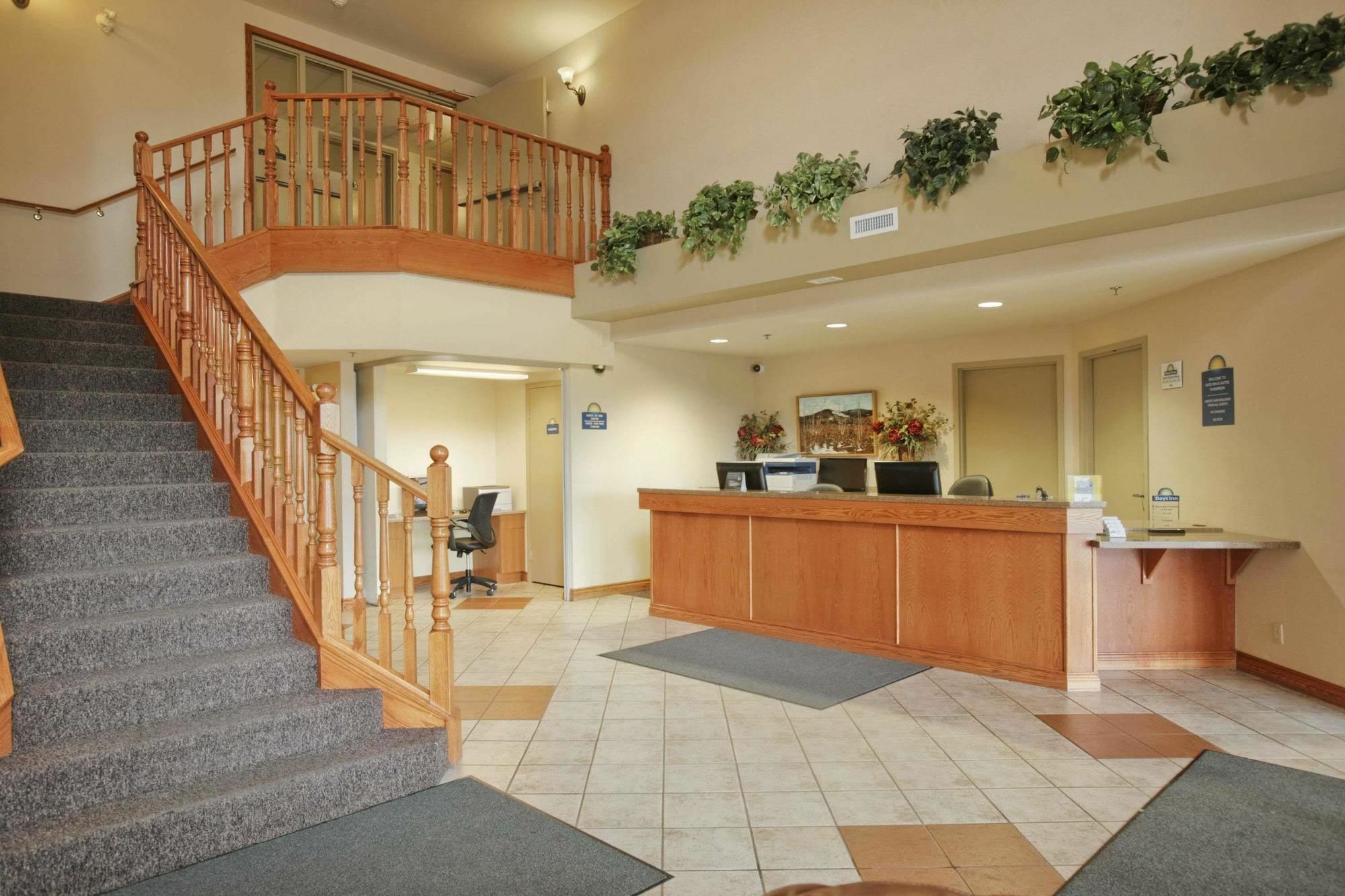 Days Inn & Suites By Wyndham Thompson Εξωτερικό φωτογραφία