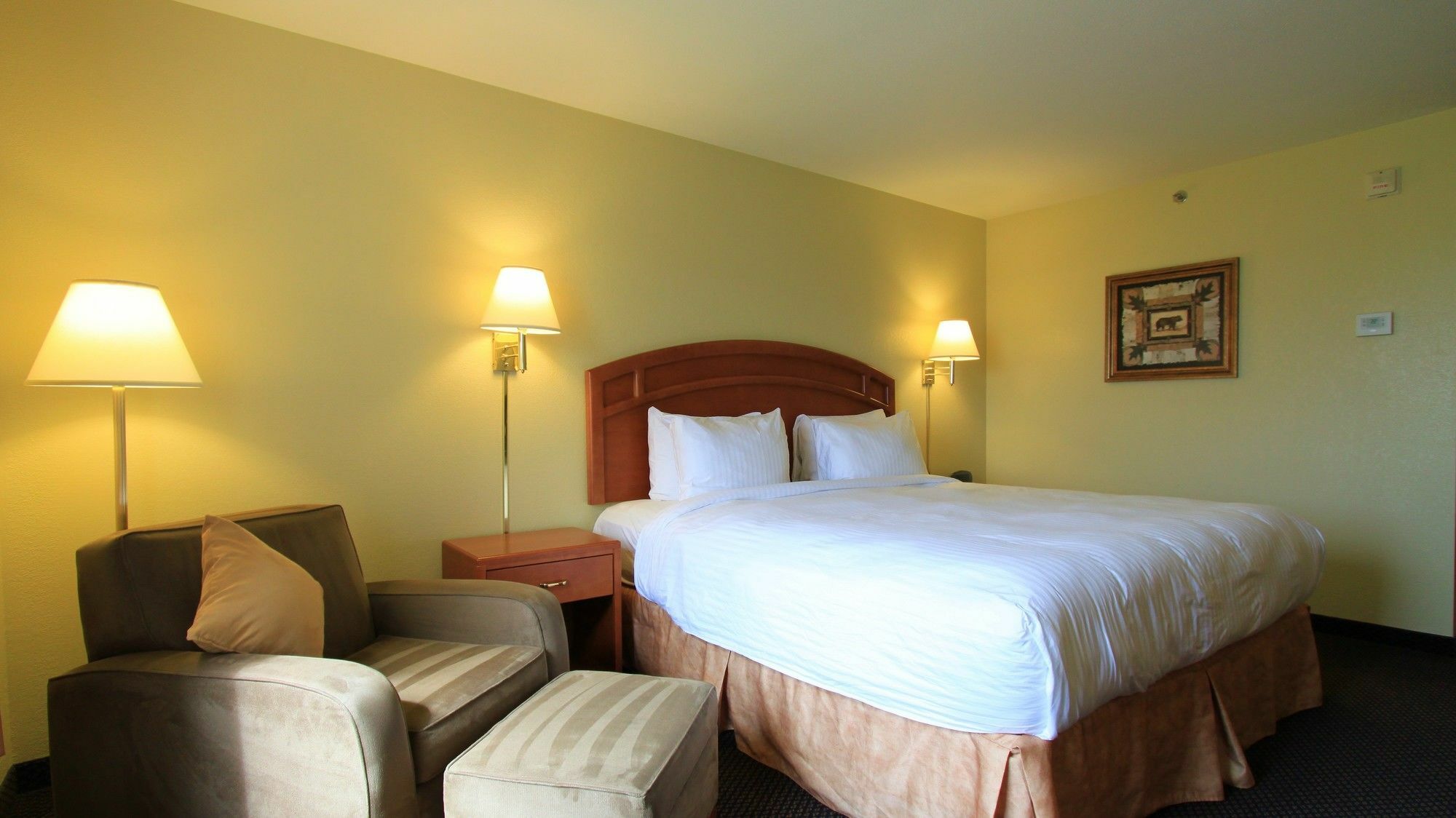 Days Inn & Suites By Wyndham Thompson Εξωτερικό φωτογραφία